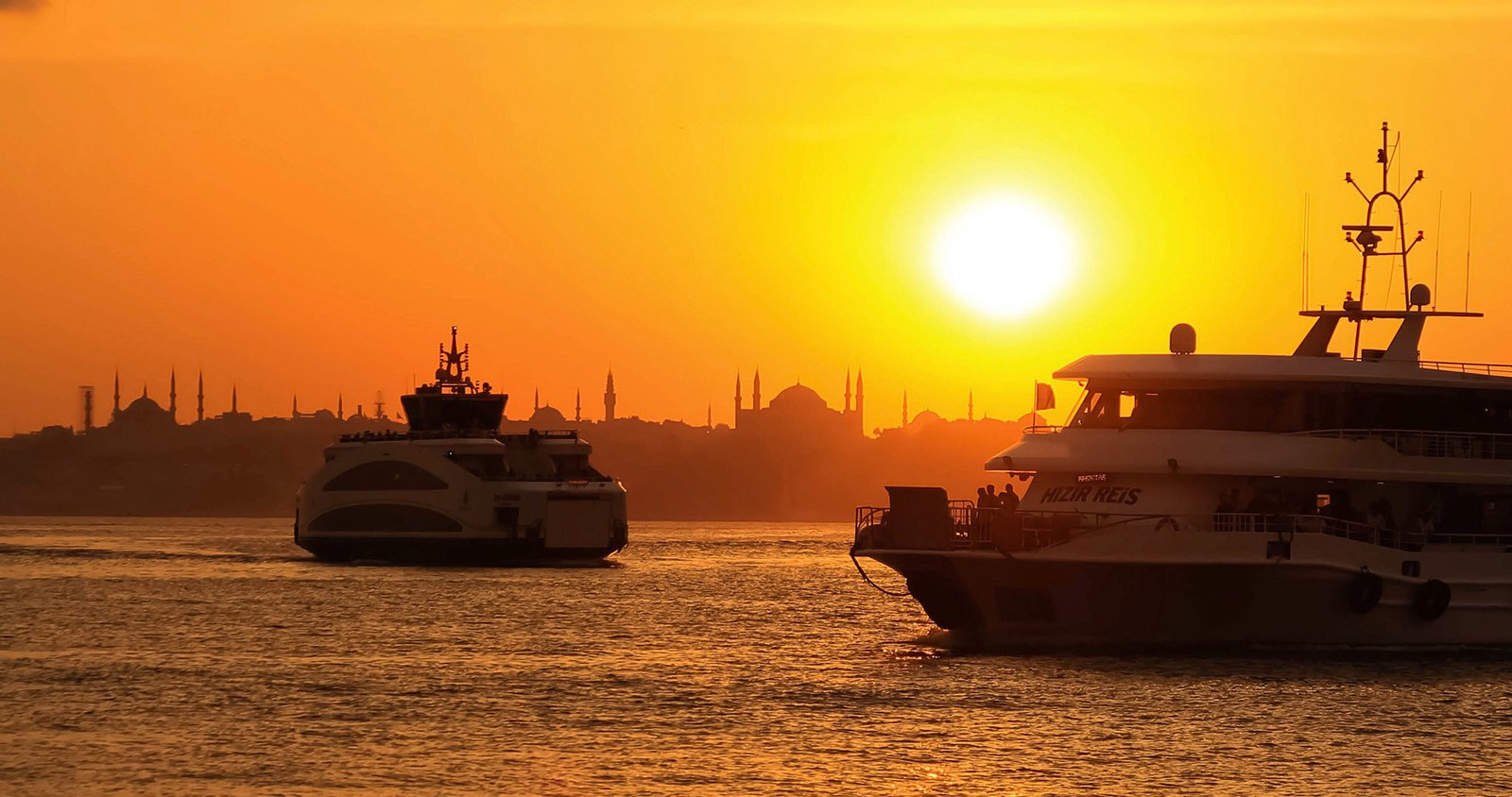 Estambul de las alturas y crucero por el Bósforo Estambul de las alturas y crucero por el Bósforo